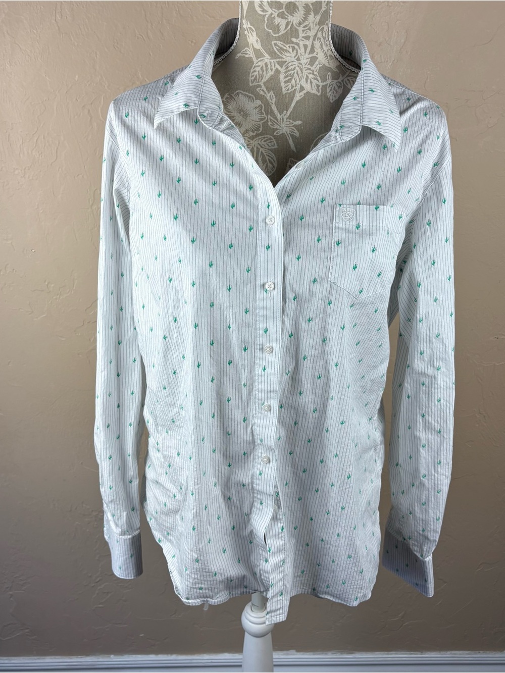 Ariat Real Quality Goods Long Sleeve Shirt White Cactus Striped Women’s size XL